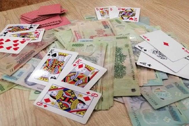 Khám phá trò chơi 100 người thú vị và hấp dẫn nhất hiện nay