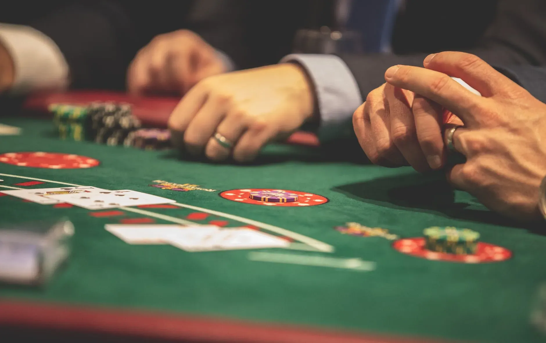 Khám phá ưu điểm vượt trội của online casino platform dành cho người chơi mới
