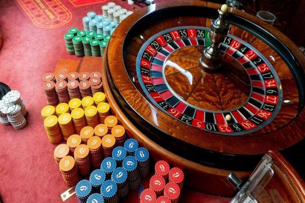 Khám phá cách chơi bầu cua tôm cá cực hay và mẹo thắng lớn với bầu cua tôm cá