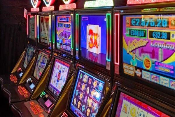 Khám phá Blue Wizard với Cash Collect và Blue Wizard Link để nhận thưởng hấp dẫn